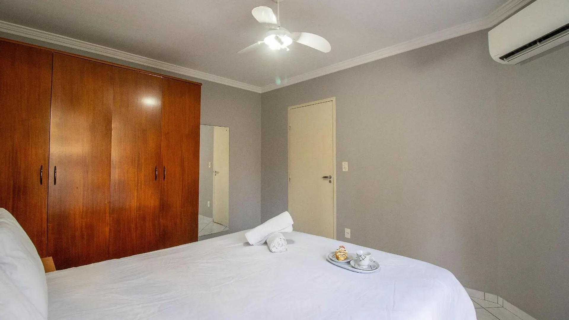 PR11 - 4 Dorm, Espaço Aconchegante, Centro, Garagem para Camionete, Wi-Fi Balneário Camboriú Appartement